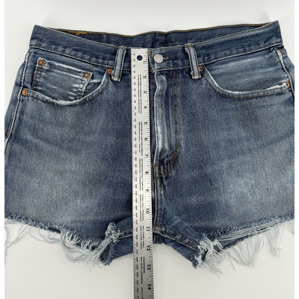 Levi's 505 Women's High Rise Cut Off Blue Denim Shorts Distressed Size 31 / 32W - Picture 6 of 7